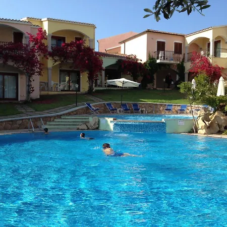 The Fantastic Residenza Badus 1 Bedroom Sleeps 4 No0810 Apartment Badesi