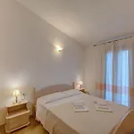 Apartment The Fantastic Residenza Badus 1 Bedroom Sleeps 4 No0810 *