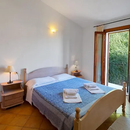 Apartment The Fantastic Residenza Badus 1 Bedroom Sleeps 4 No0810 Badesi