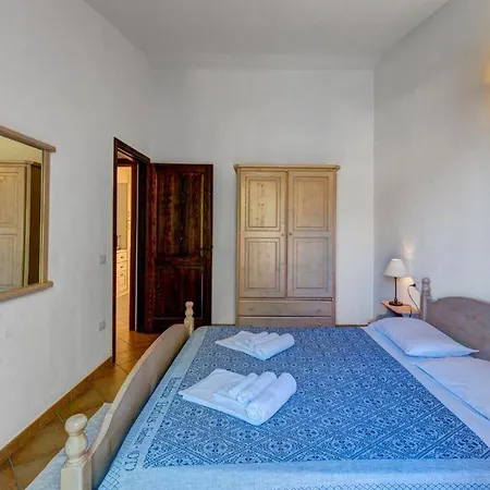 The Fantastic Residenza Badus 1 Bedroom Sleeps 4 No0810 Apartment