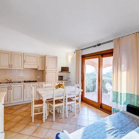 The Fantastic Residenza Badus 1 Bedroom Sleeps 4 No0810 Badesi