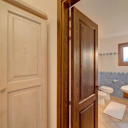 Apartment The Fantastic Residenza Badus 1 Bedroom Sleeps 4 No0810